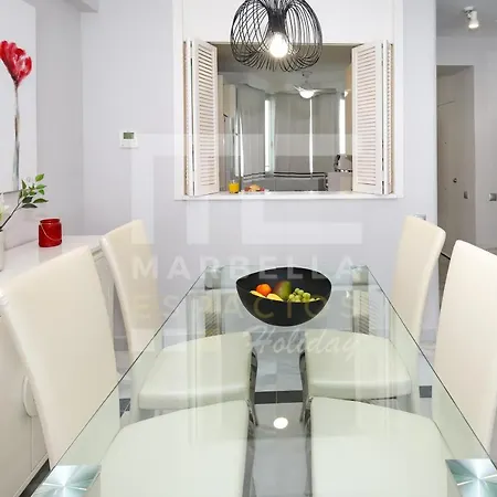 House 133 Second Line Апартаменти