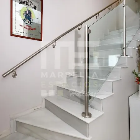 House 133 Second Line Апартаменти