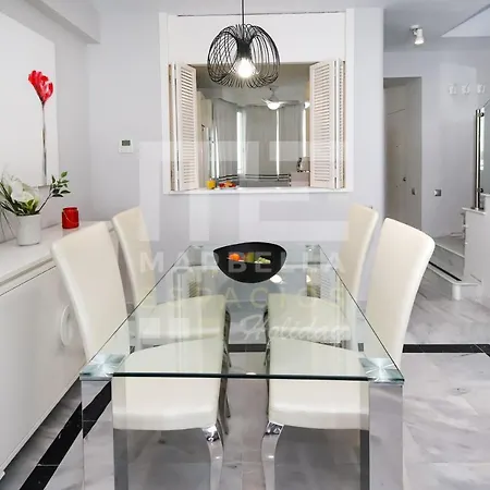 Апартаменти House 133 Second Line