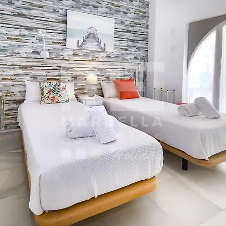 House 133 Second Line Апартаменти