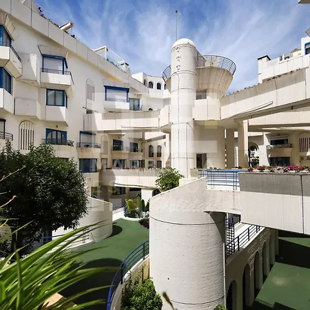 Апартаменти House 133 Second Line